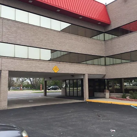 Quality Inn Roseville-Detroit North